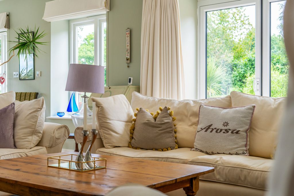 Additional image 8 of 5 bed detached house for saleRemenham Hill Henley-On-Thames, Oxfordshire RG9