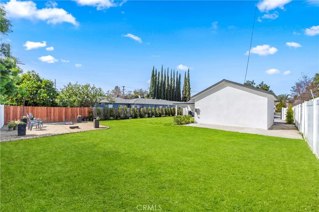 Additional image 129 of 406 Eton Dr, Burbank, CA 91504