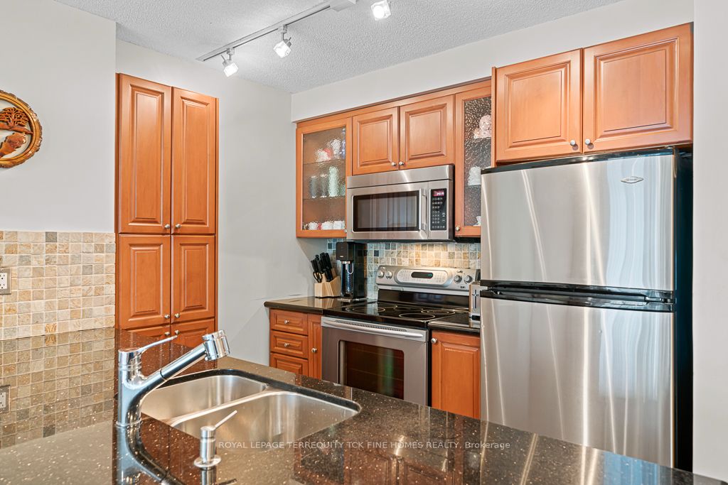 Additional image 6 of 2604-10 Yonge Street, Toronto, ON, M5E 1R4