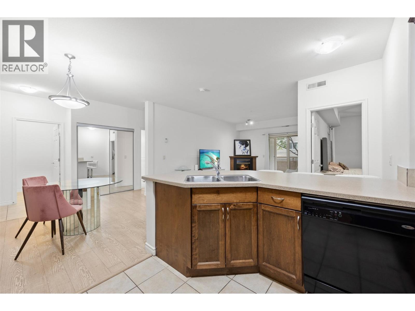 Additional image 6 of 109-1007 Harvey Avenue, Kelowna, BC, V1Y6E4