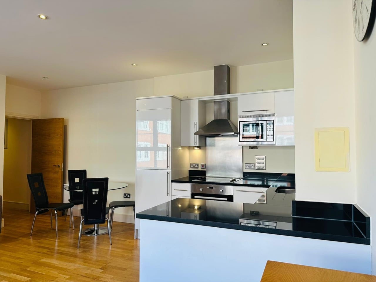 Additional image 4 of 2 Bed Flat, Romney House, SW1P, N1 7GU