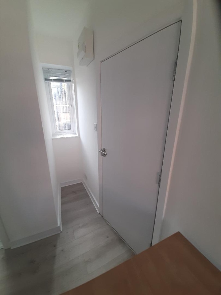 Additional image 10 of Studio Flat, London, SW1V, N1 7GU