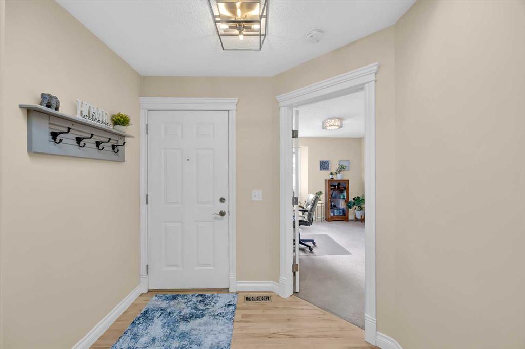 Additional image 5 of 104 Mt Douglas Villas SE, Calgary, AB, T2Z 3R5