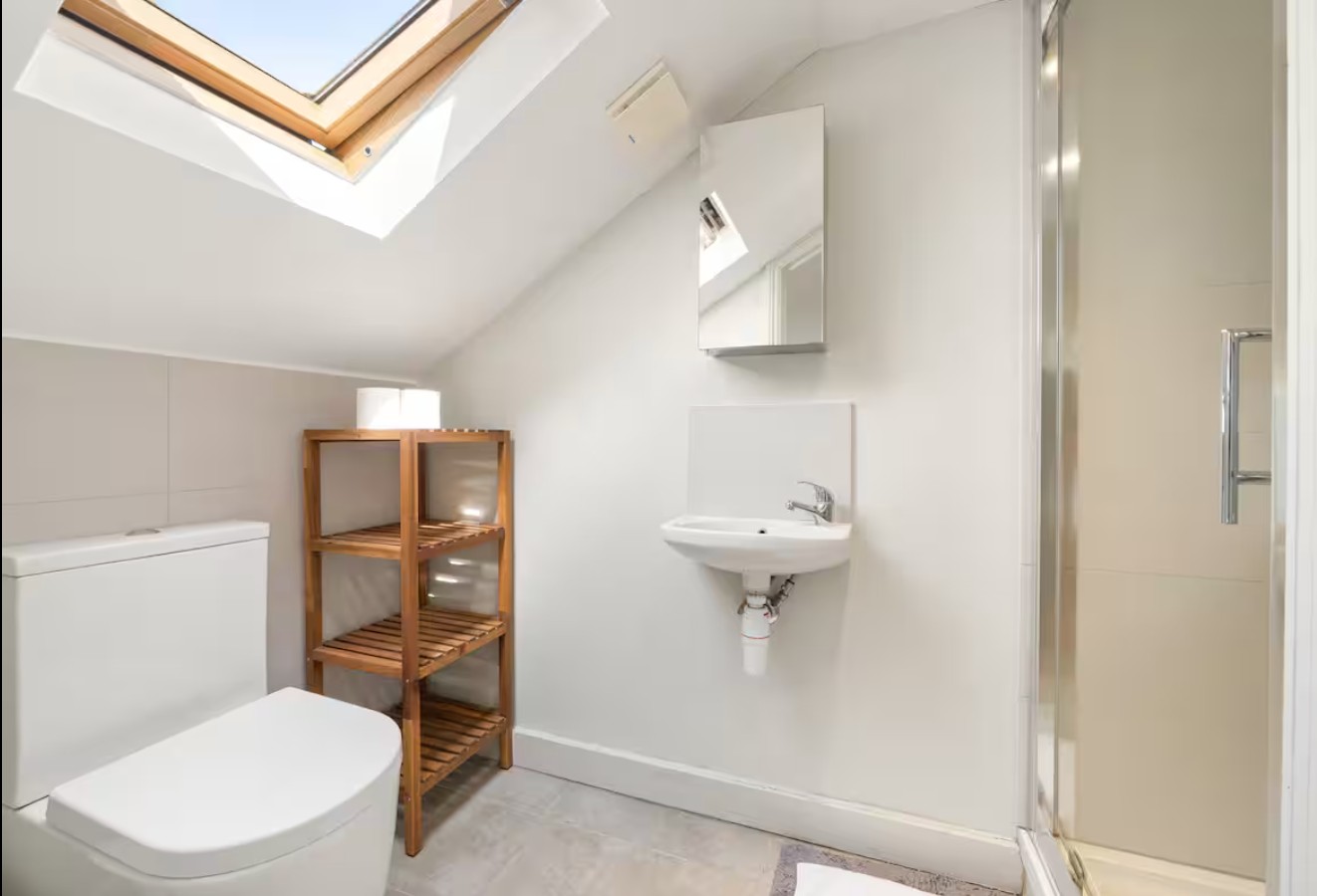 Additional image 4 of 2 Bed Flat, Vauxhall Grove, SW8, N1 7GU