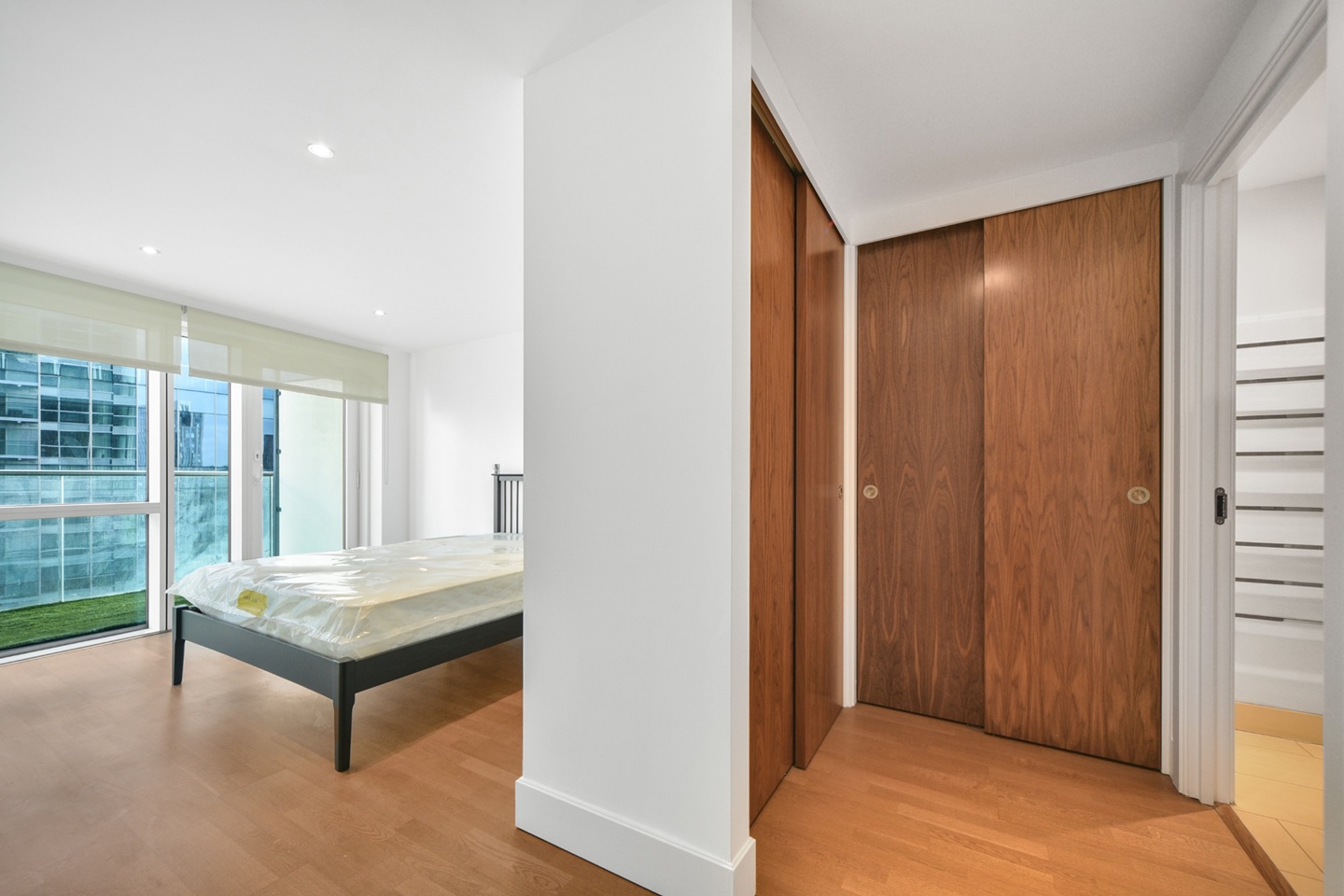 Additional image 13 of 2 Bed Flat, Whitechapel High St, E1, N1 7GU