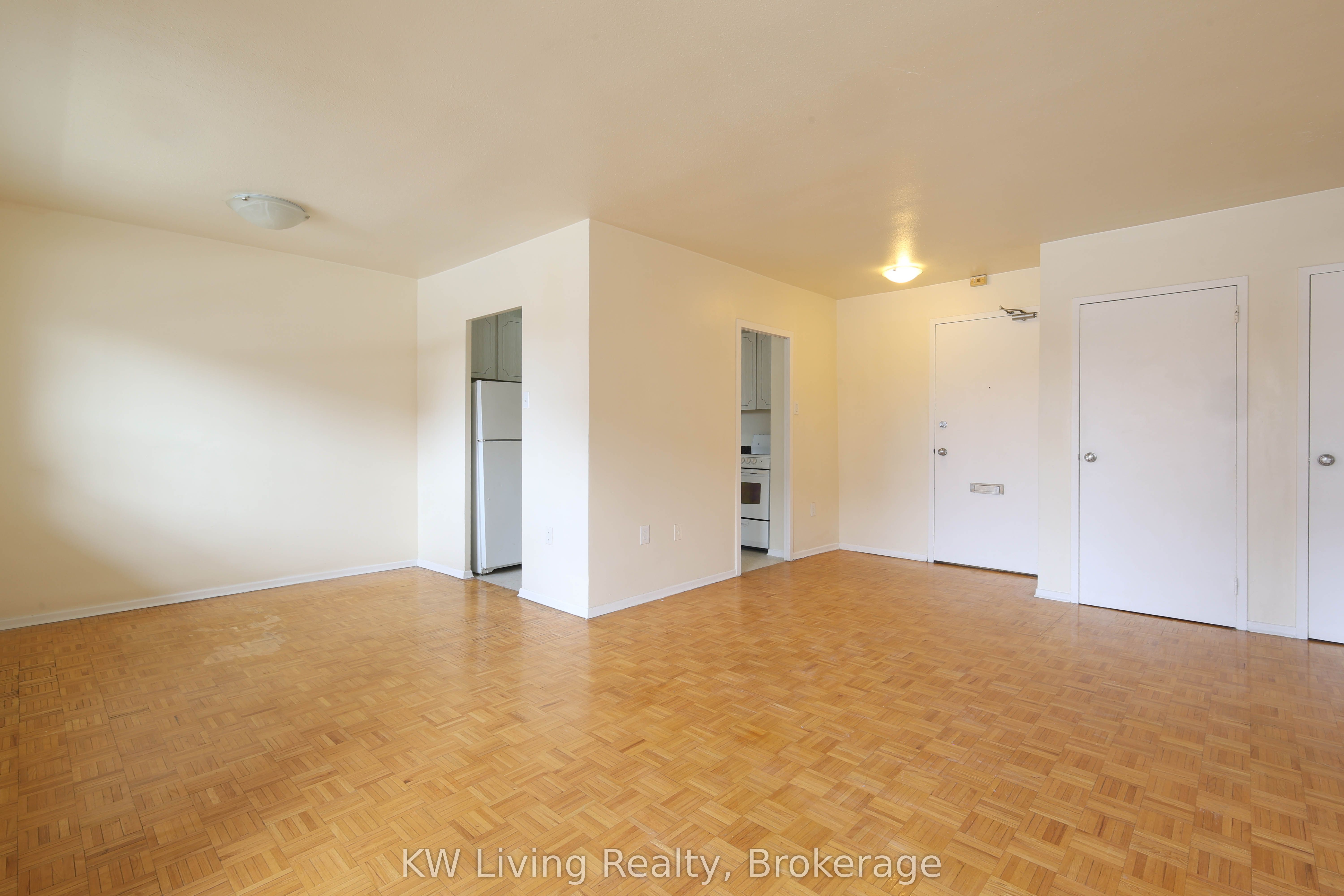 Additional image 6 of 207-480 Lakeshore Road E, Mississauga, ON, L5G 1J2