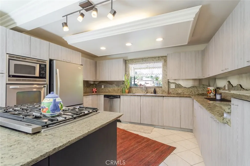 Additional image 20 of 19026 Keswick St, Reseda, CA 91335