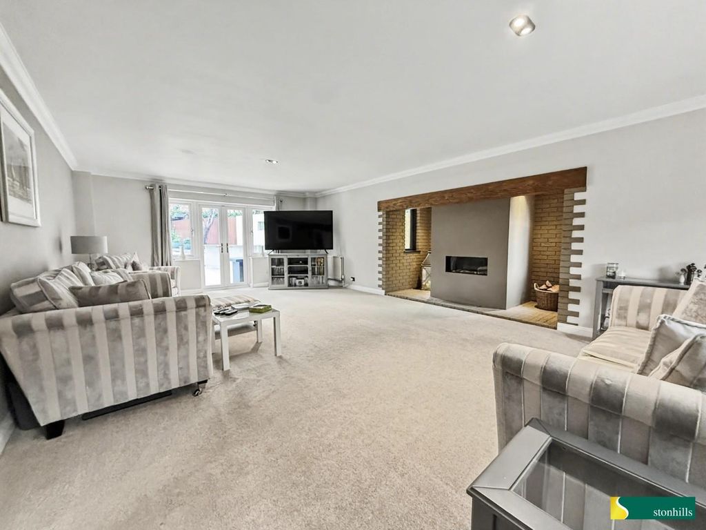 Additional image 10 of 6 bed detached house for saleShoal Creek, Collingtree Park, Northampton NN4