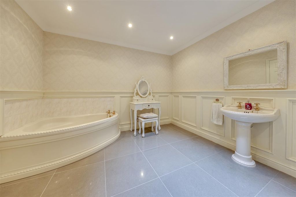 Additional image 35 of 6 bed detached house for saleBurnley Road, Loveclough, Rossendale - Over 10, 000Sqft Of Accommodation BB4
