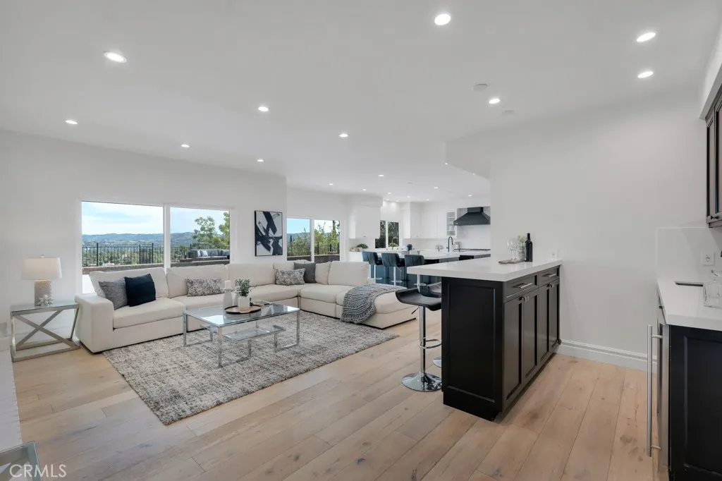 Additional image 15 of 5952 Woodland View Drive, Woodland Hills, CA 91367