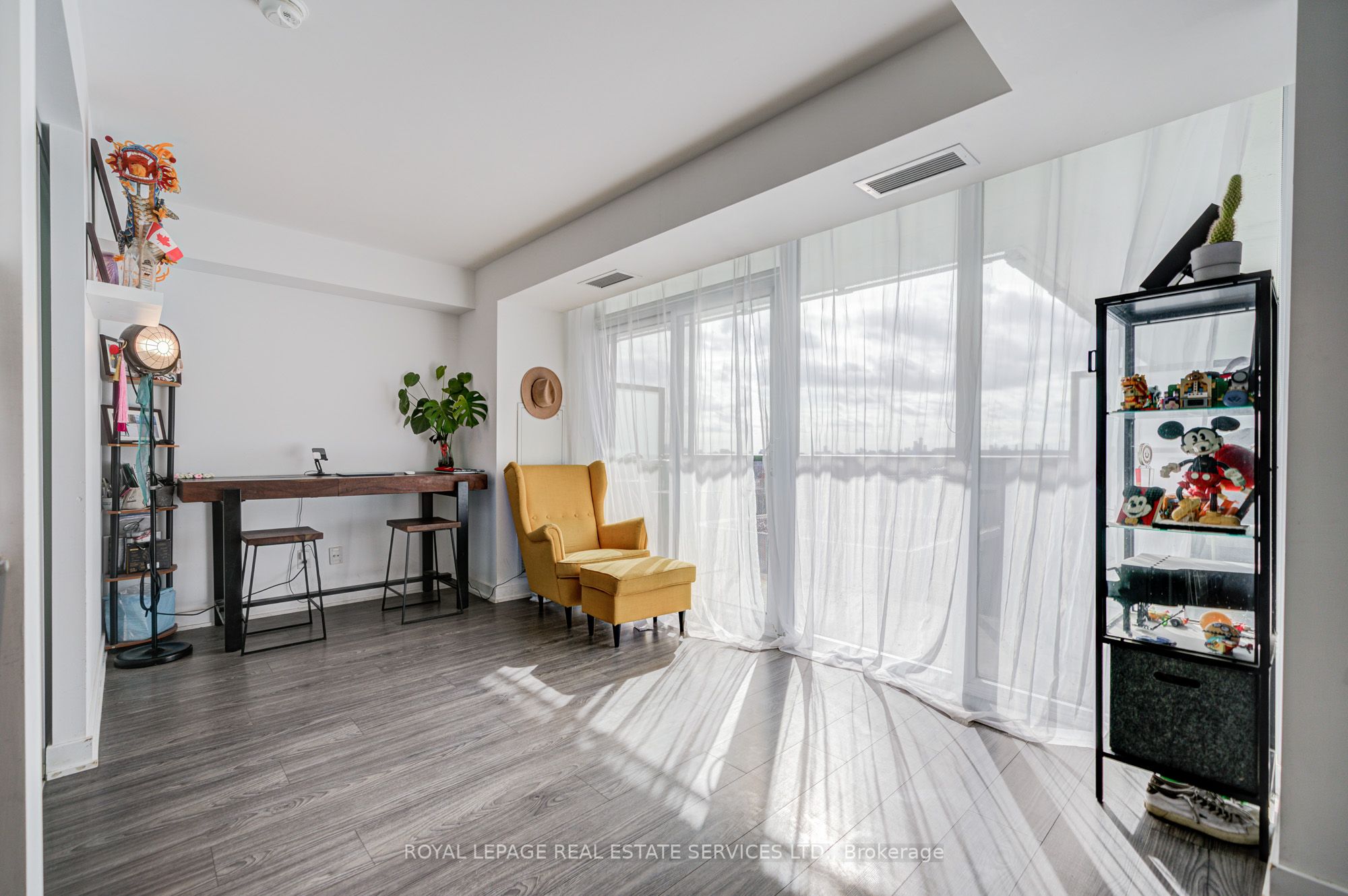 Additional image 3 of 901-160 Flemington Road, Toronto, ON, M6A 0A9