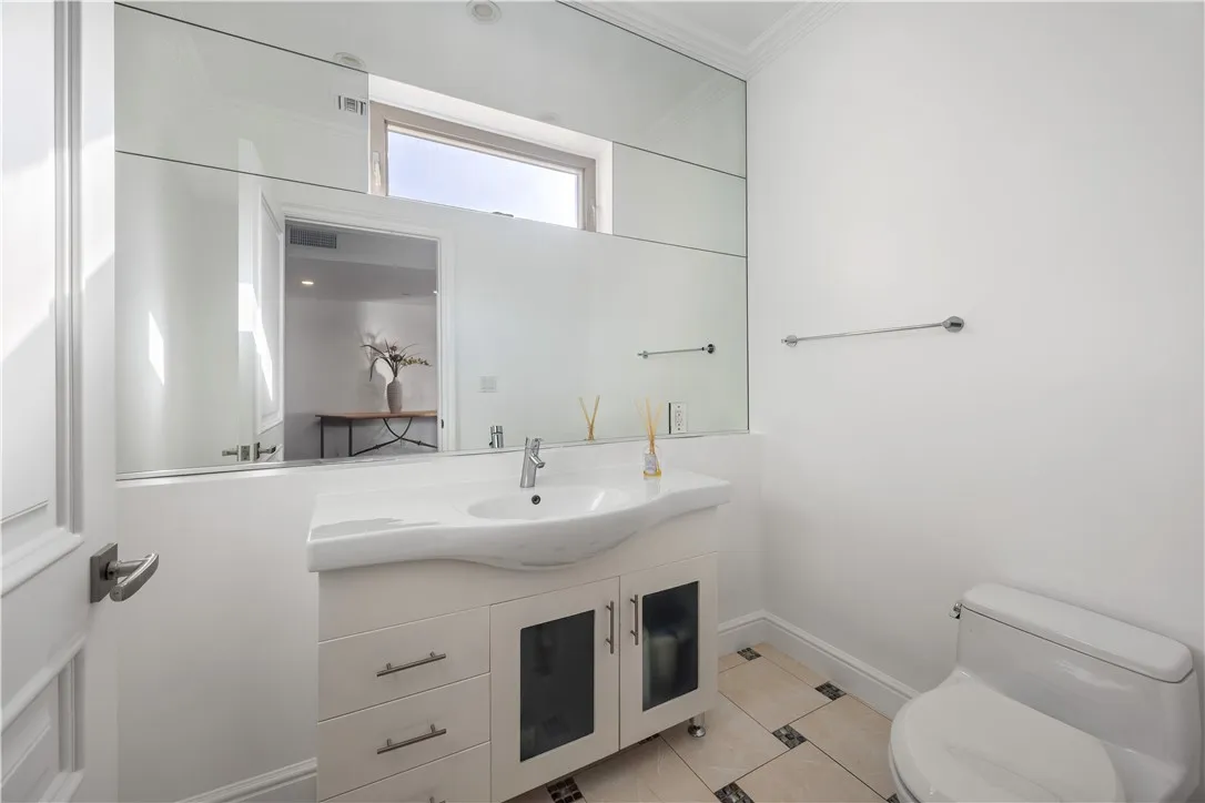 Additional image 64 of 918 S Wooster Street Unit 2, Los Angeles, CA 90035