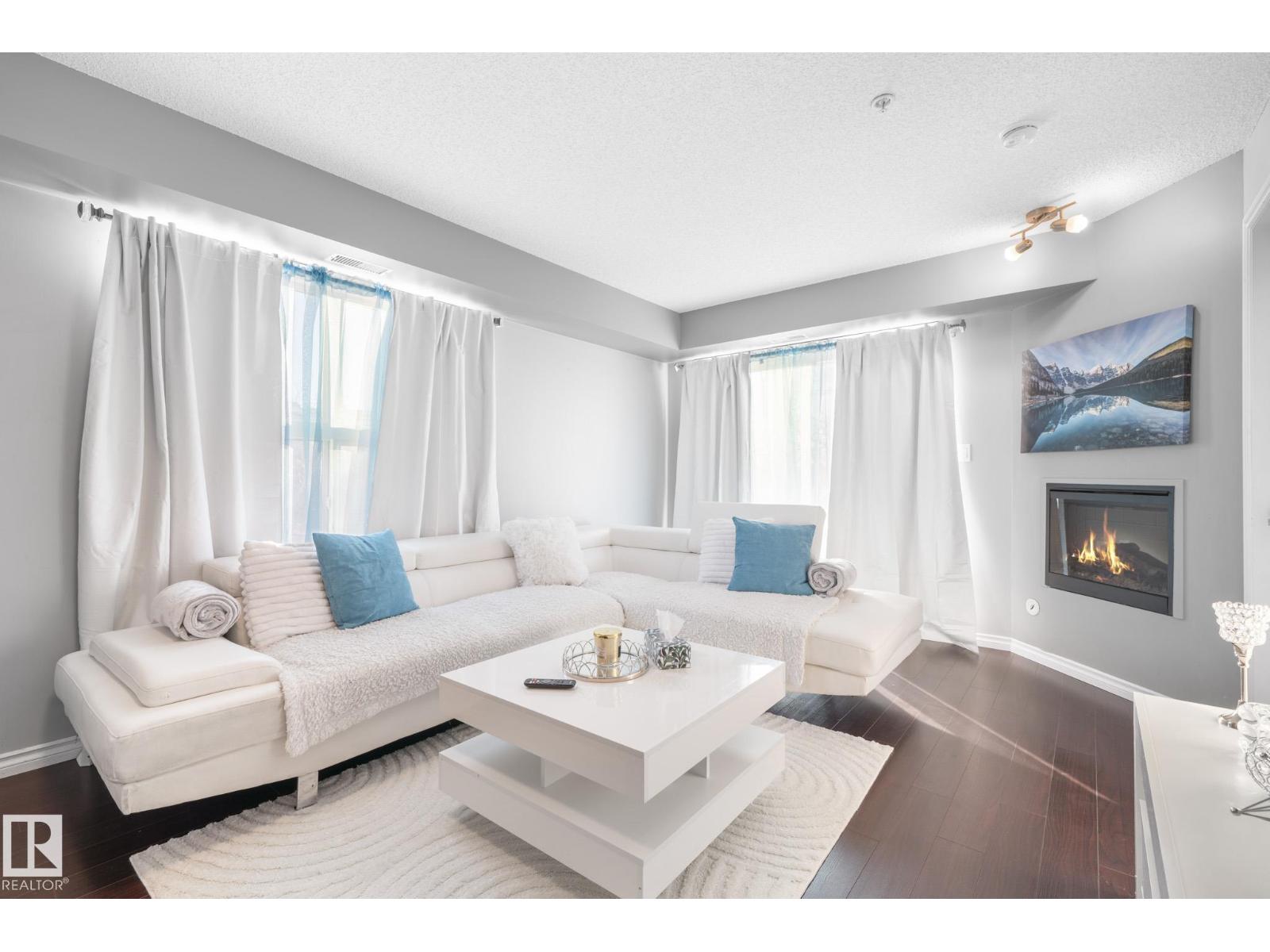 301-10118 106 Avenue NW, Edmonton, AB, T5H0B8