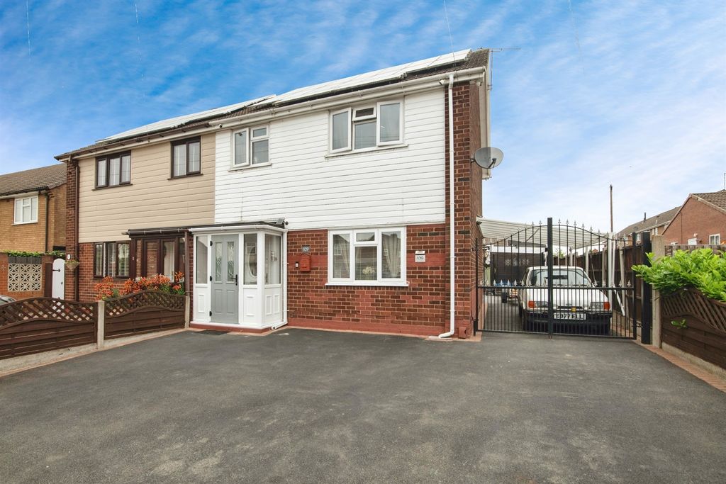 3 bed semi-detached house for saleHighfield Road, Tipton DY4