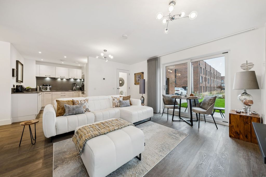 Additional image 6 of 2 bed flat for sale122 Festival Court, Prince's Quay, Glasgow G51