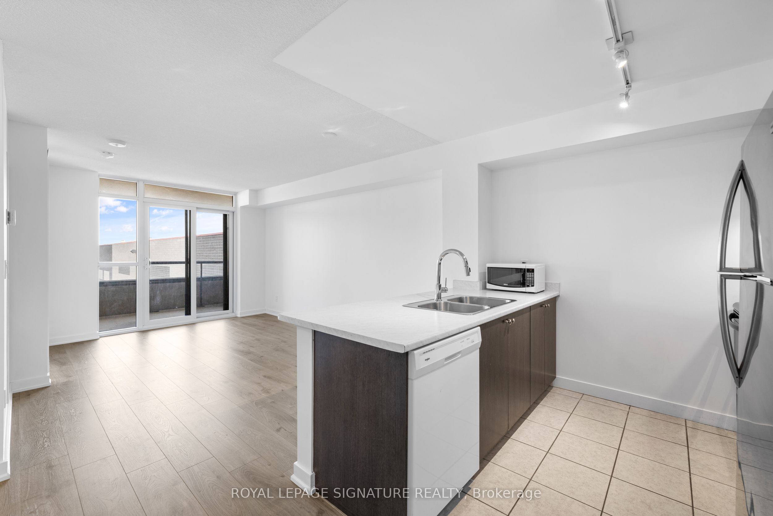 Additional image 6 of 416-8 Trent Avenue, Toronto, ON, M4C 0A6
