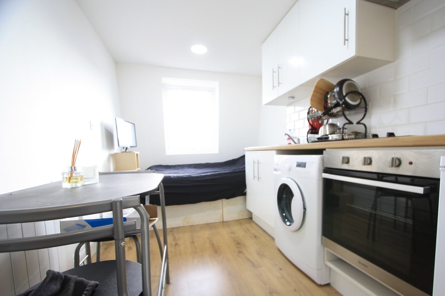 Additional image 2 of Studio Flat, Walworth Place, SE17, N1 7GU