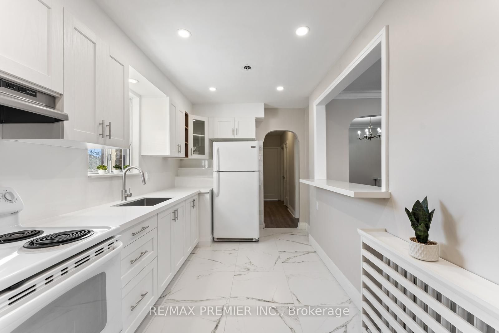 Additional image 3 of 1013 Briar Hill Avenue, Toronto, ON, M6B 1M6