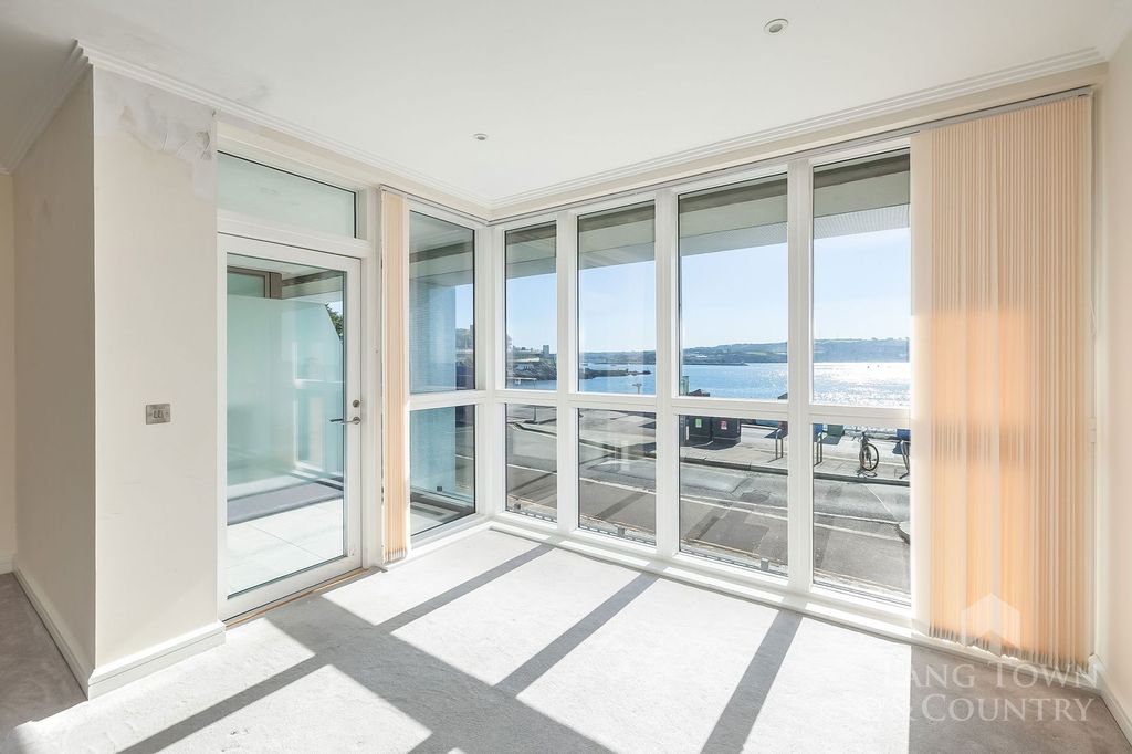 Additional image 4 of 2 bed flat for saleHoe Road, The Hoe, Plymouth PL1