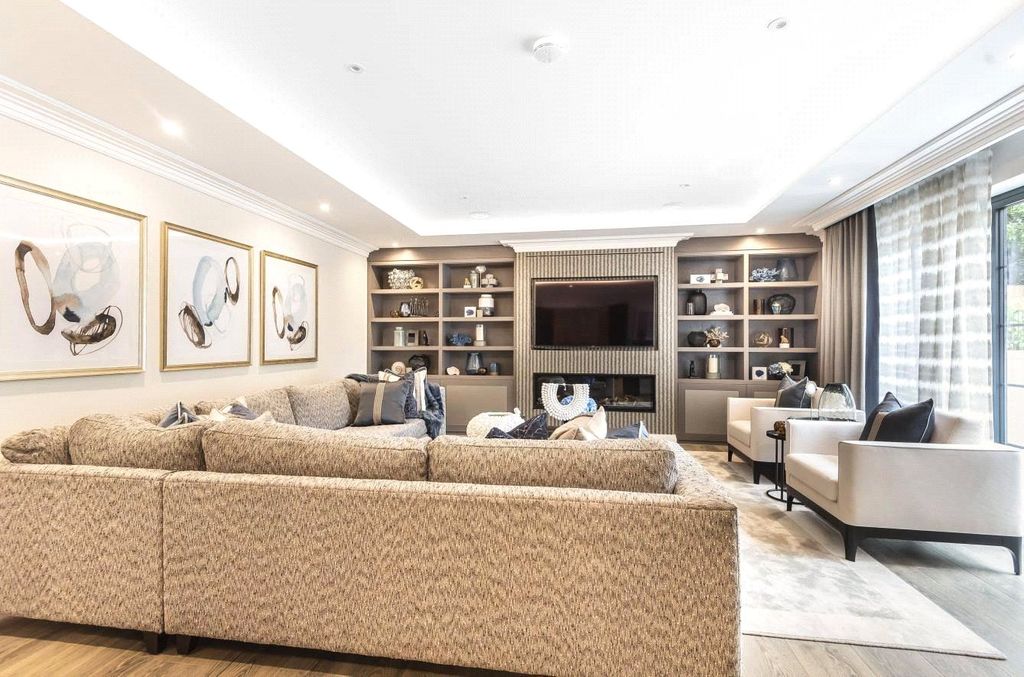 Additional image 6 of 4 bed flat for salePenn Road, Beaconsfield, Buckinghamshire HP9