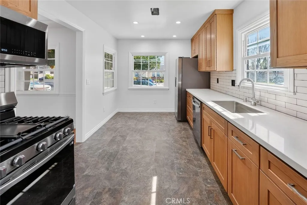 Additional image 39 of 1641 N Catalina St, Burbank, CA 91505