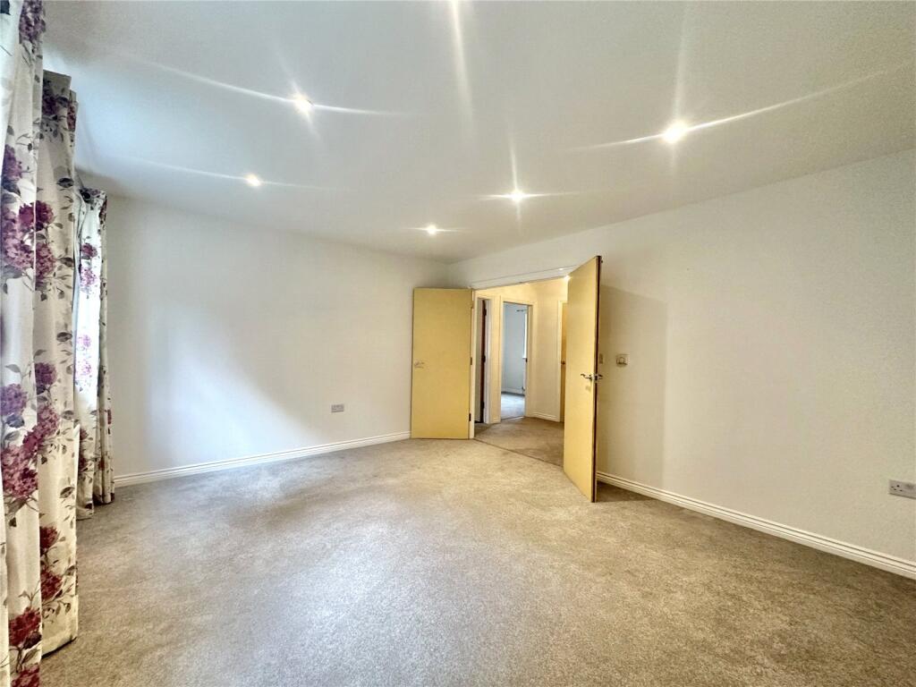 Additional image 10 of Avian Avenue, Curo Park, Frogmore, St. Albans, AL2