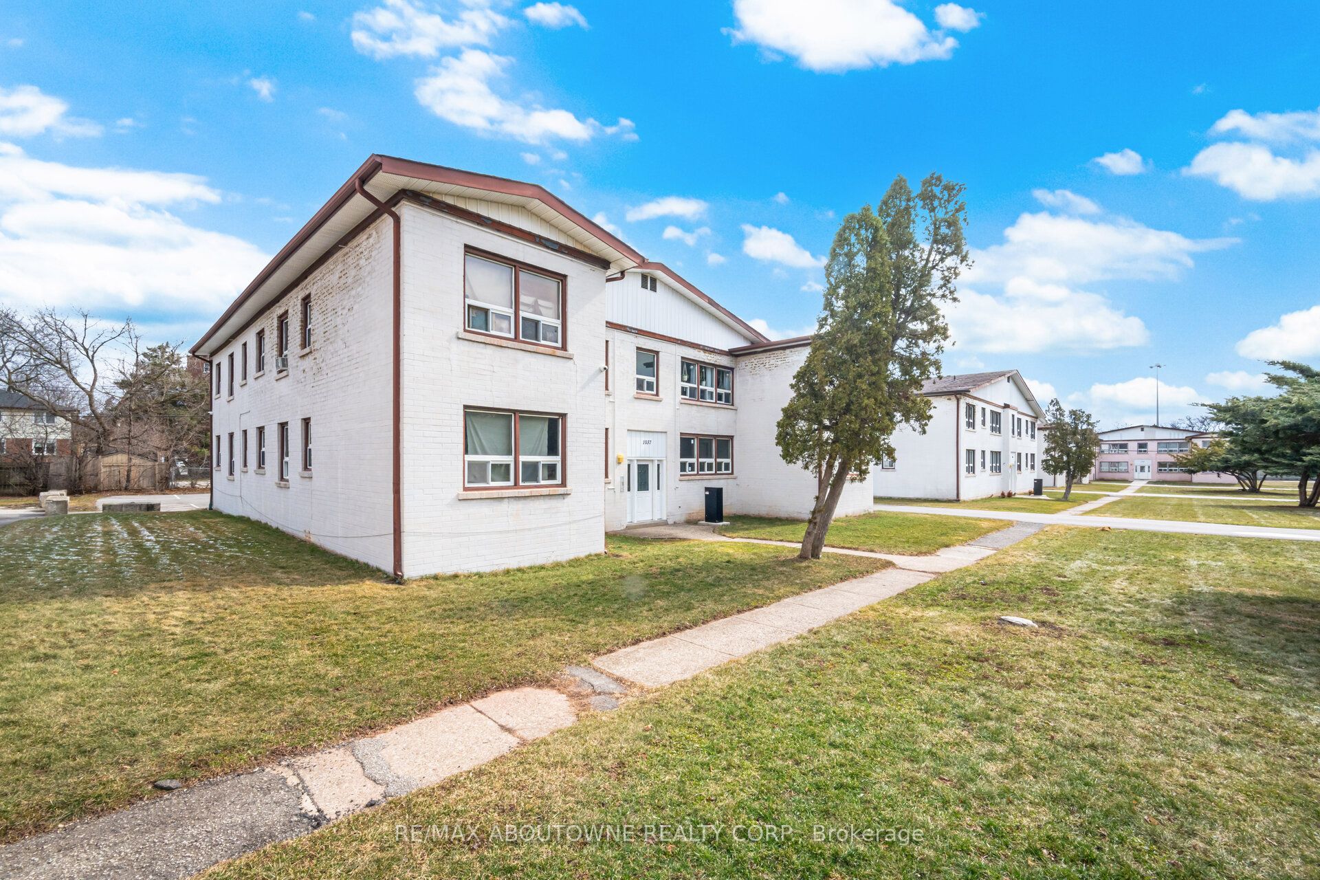 7-1037 Churchill Avenue E, Oakville, ON, L6H 1A3