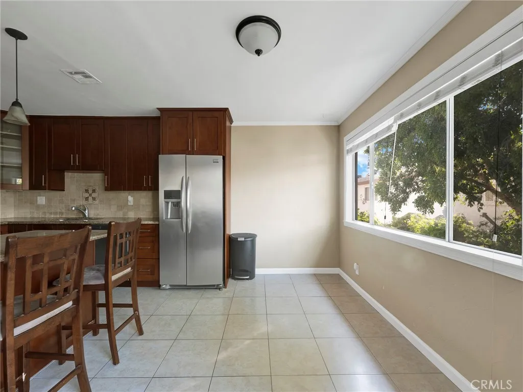 Additional image 7 of 18547 Collins Street Unit B24, Tarzana, CA 91356