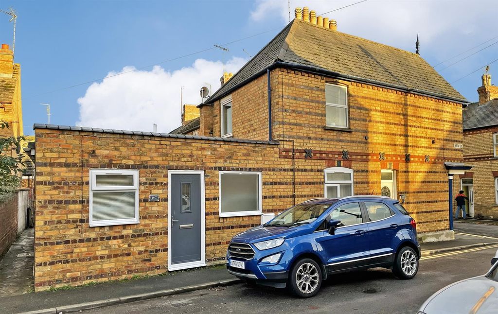 1 bed flat for saleBentley Street, Stamford PE9