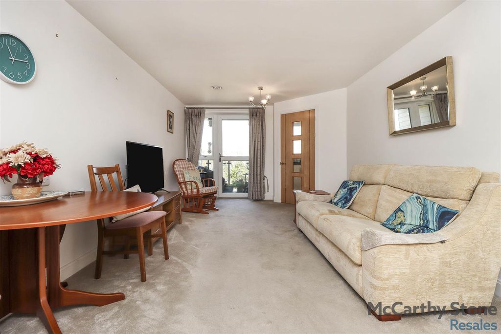 Additional image 4 of 2 bed flat for saleElizabeth Place, Trimbush Way, Market Harborough LE16
