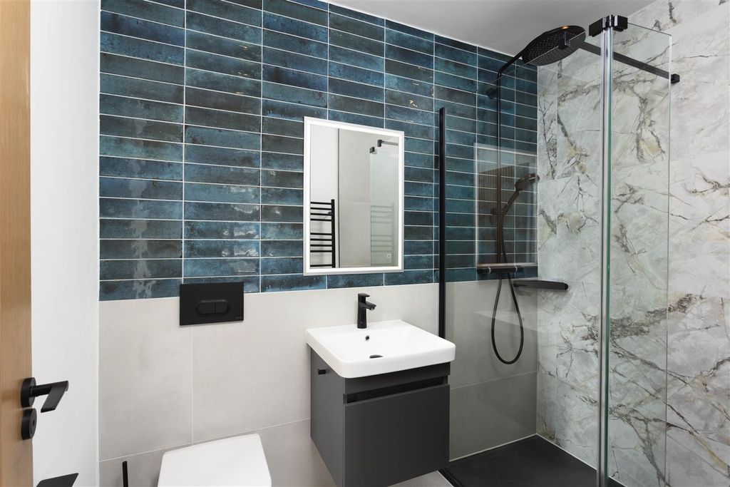 Additional image 32 of 5 bed detached house for saleCrocodile House, Manor Gardens, Thorner, Leeds LS14