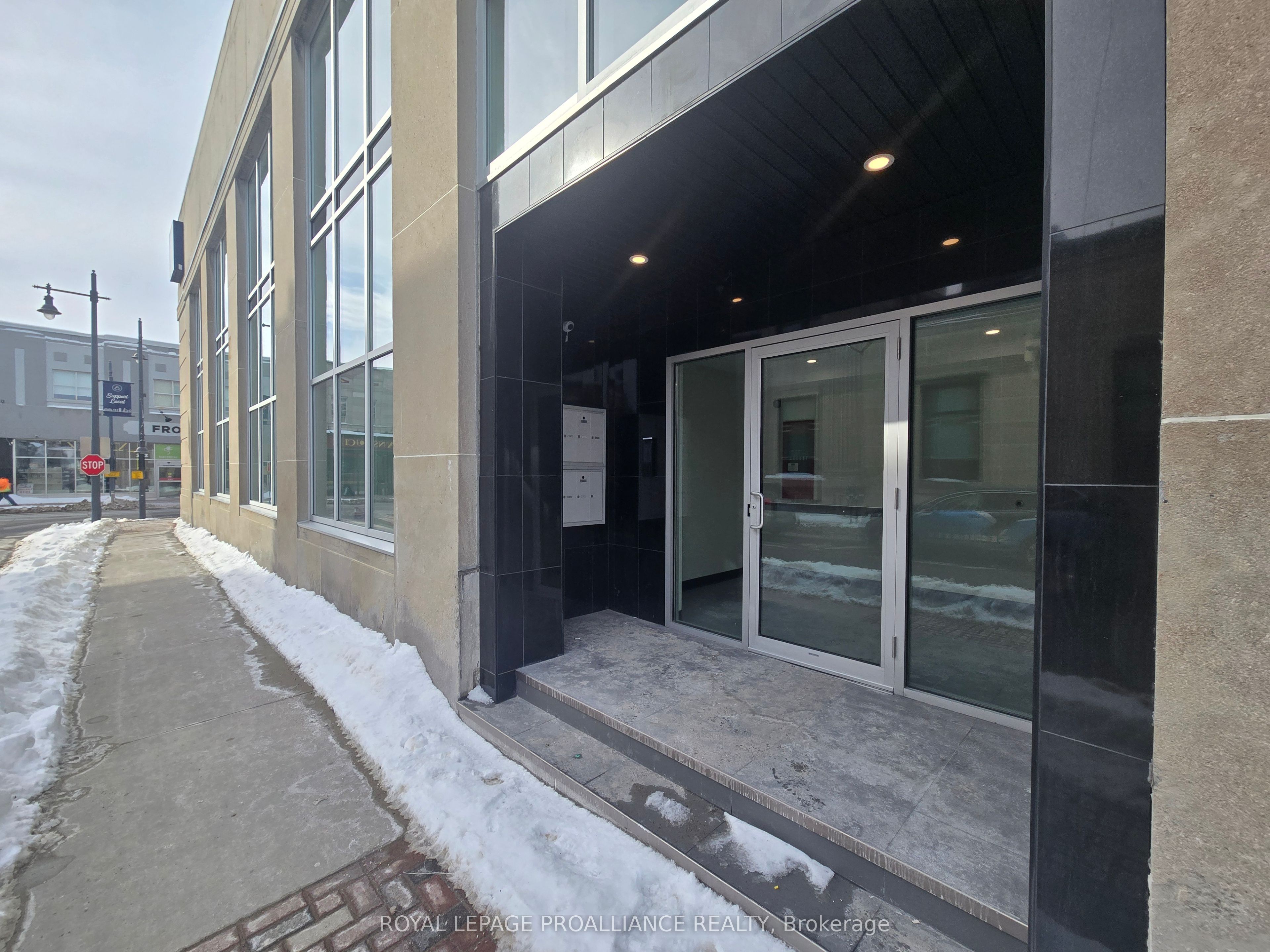 204-241 Front Street, Belleville, ON, K8N 2Z6