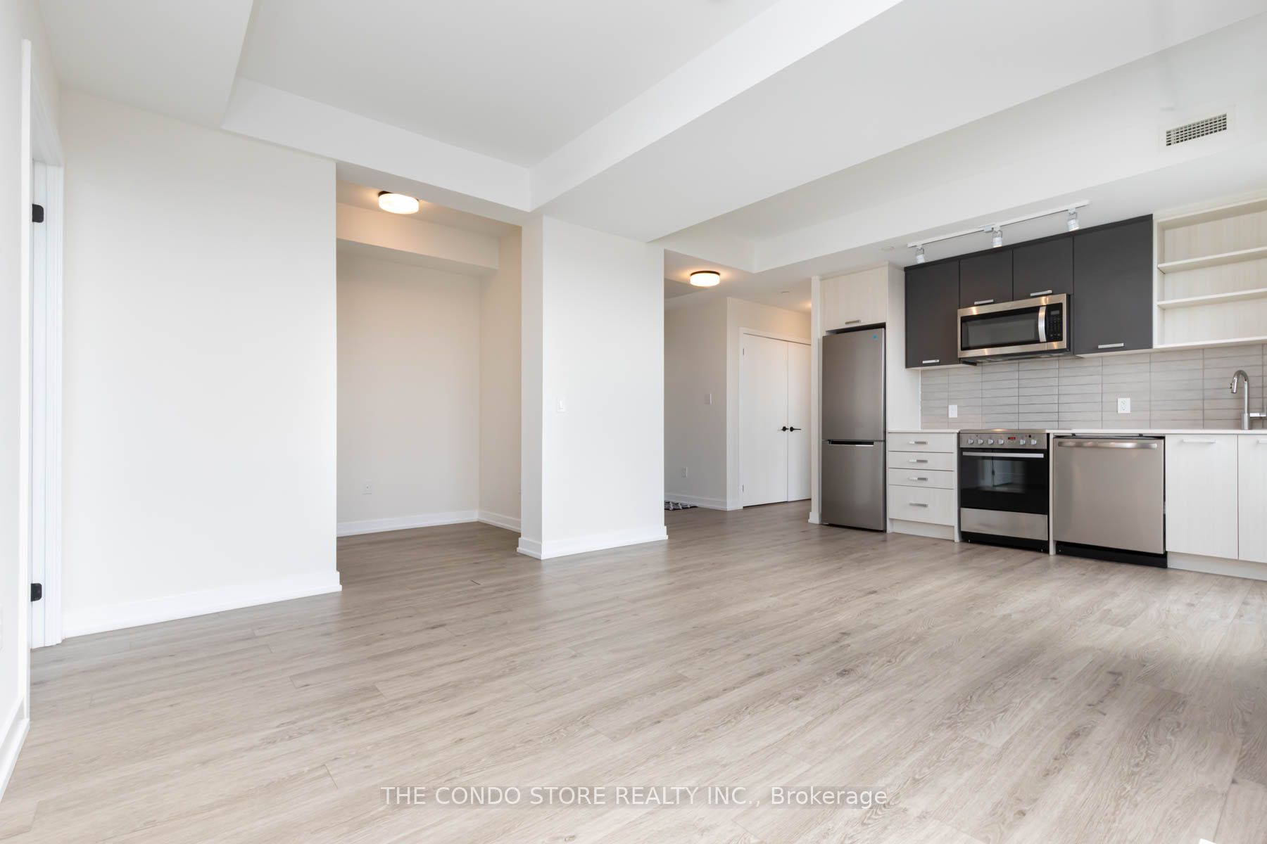 Additional image 6 of 905-2300 St. Clair Avenue W, Toronto, ON, M6N 1K8