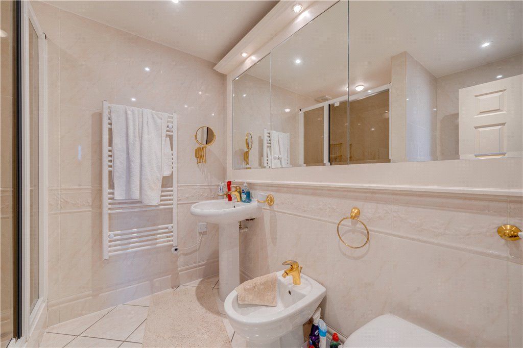 Additional image 11 of 2 bed flat for saleByron Court, Beech Grove, Harrogate, North Yorkshire HG2