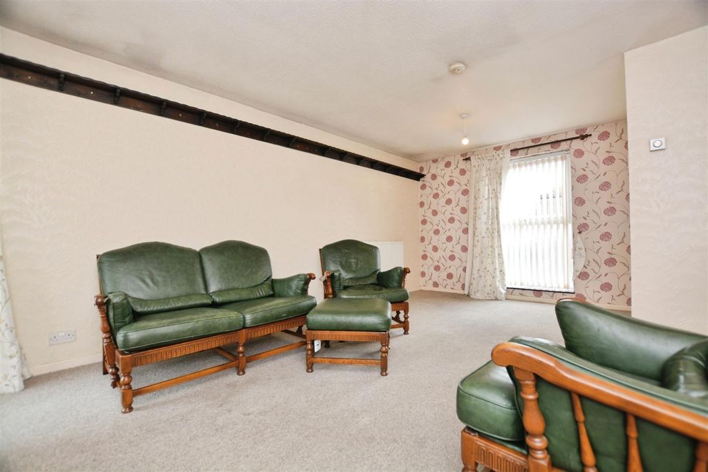 2 bed flat for saleWilsons Close, Scunthorpe DN15 photo 3