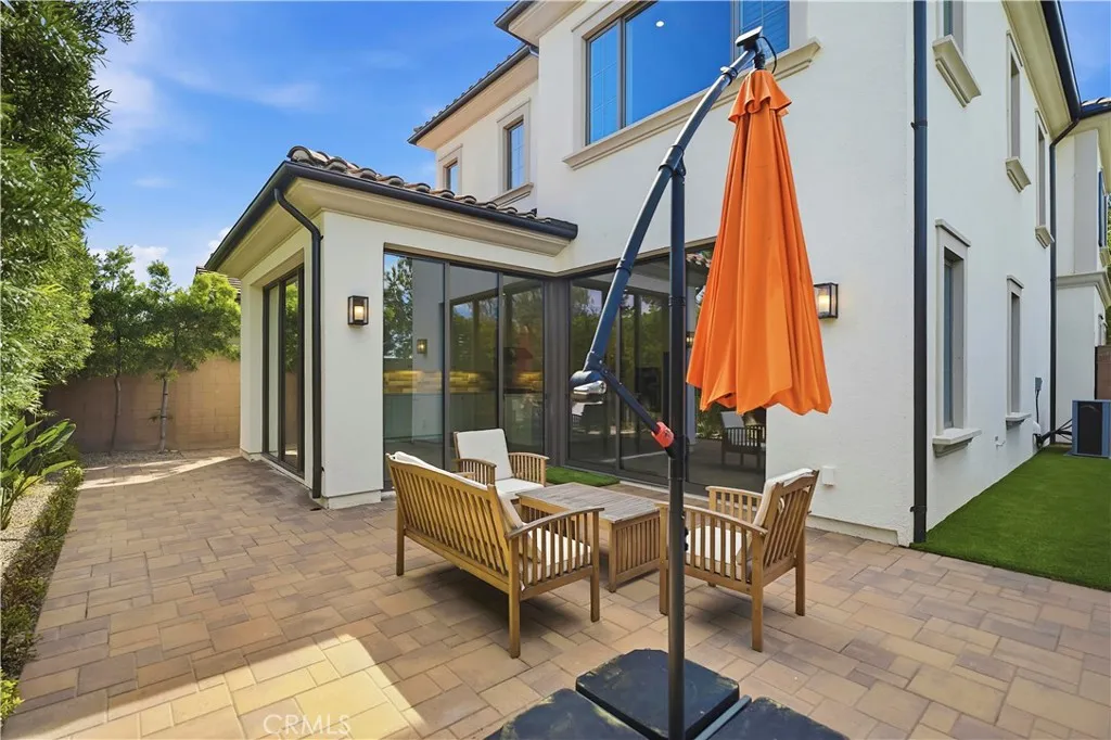 Additional image 50 of 100 Viano, Irvine, CA 92602