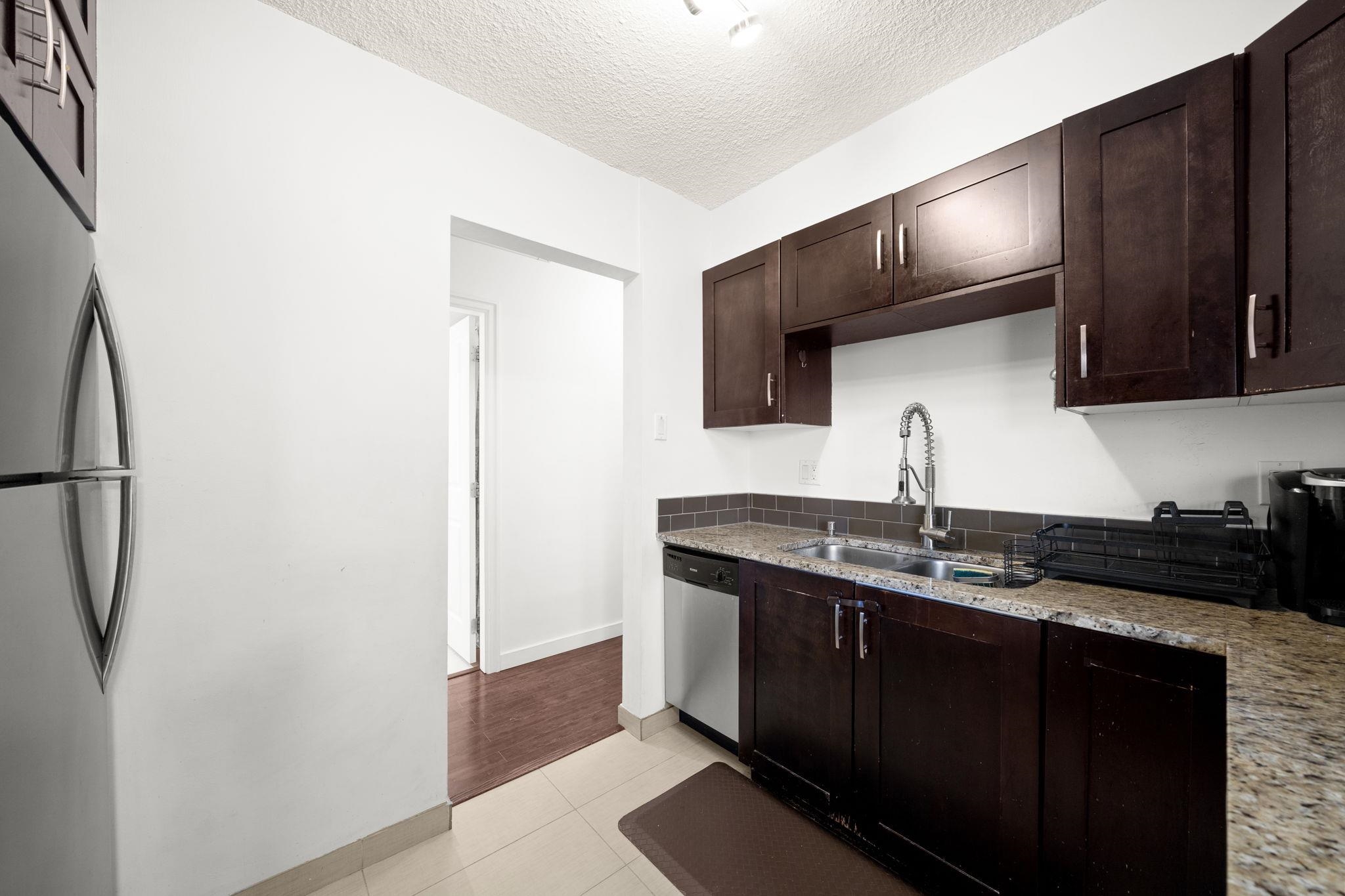 Additional image 5 of 1306-9521 Cardston Court, Burnaby, BC, V3N 4R8