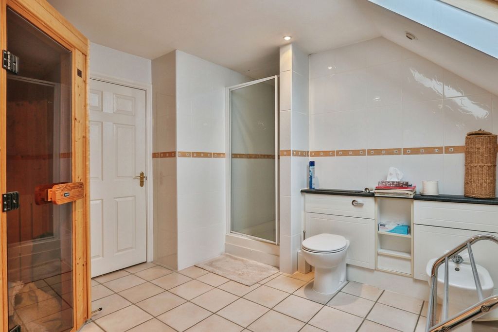 Additional image 12 of 4 bed flat for saleGrove Road, Bournemouth, Dorset BH1