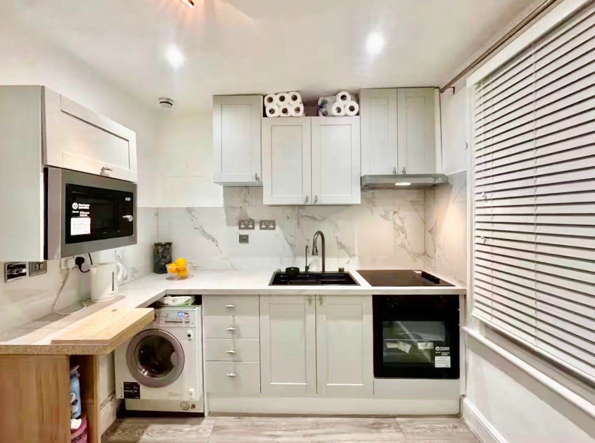 1 Bed Flat, Top Floor Gaywood Street, SE1, N1 7GU