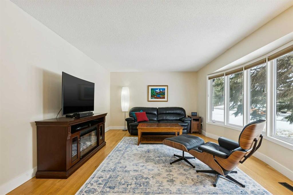 Additional image 6 of 359 Norseman Road NW, Calgary, AB, T2K 5N8