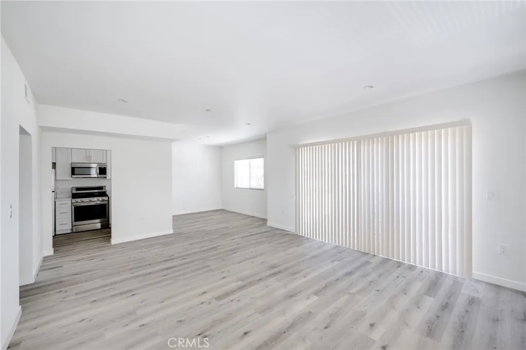 Additional image 7 of 14526 Hartland Street Unit 308, Van Nuys, CA 91405