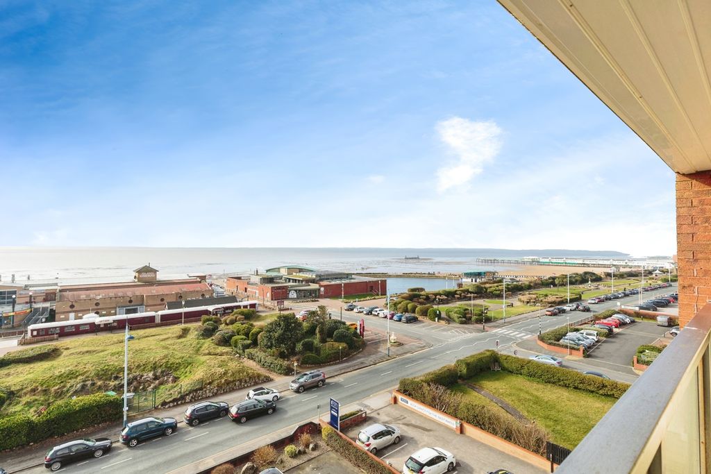 Additional image 8 of 2 bed flat for sale49 South Promenade, Lytham St. Annes, Lancashire FY8