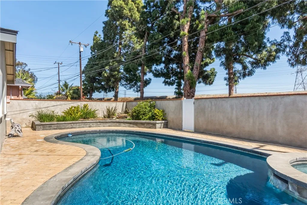 Additional image 88 of 828 Stevely Ave, Long Beach, CA 90815