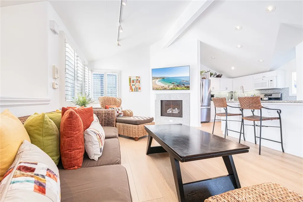 Additional image 24 of 1720 W Oceanfront Unit B, Newport Beach, CA 92663