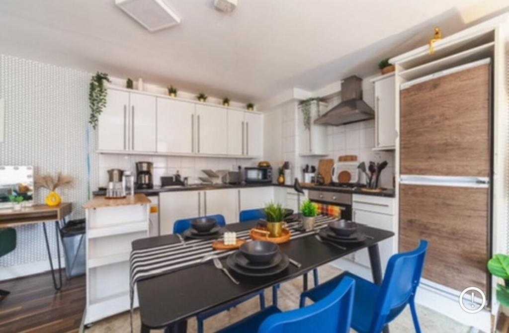 Additional image 7 of 2 Bed Flat, Brick Lane, E1, N1 7GU