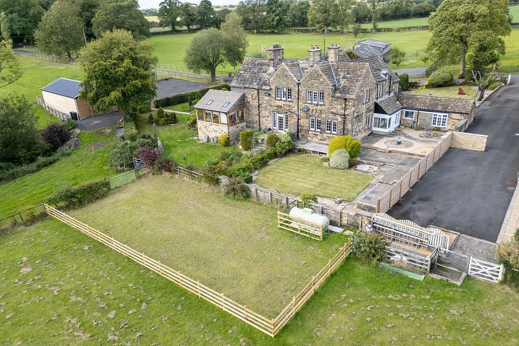 3 bed farm for saleNew Laund Farm, Greenhead Lane, Reedley BB12