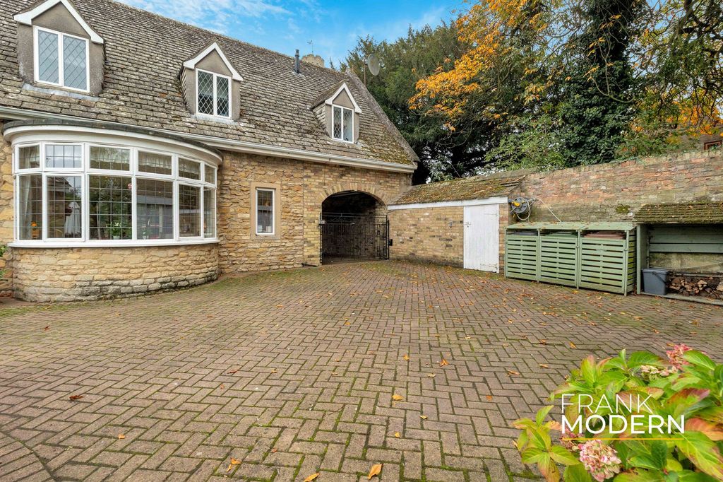 Additional image 56 of 5 bed semi-detached house for saleAbbey Place, Thorney PE6
