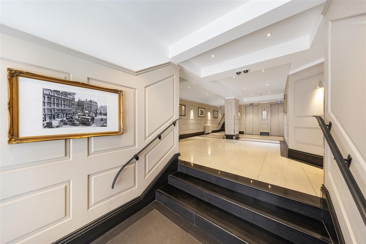 Additional image 2 of Studio Flat, Chelsea Cloisters, SW3, N1 7GU