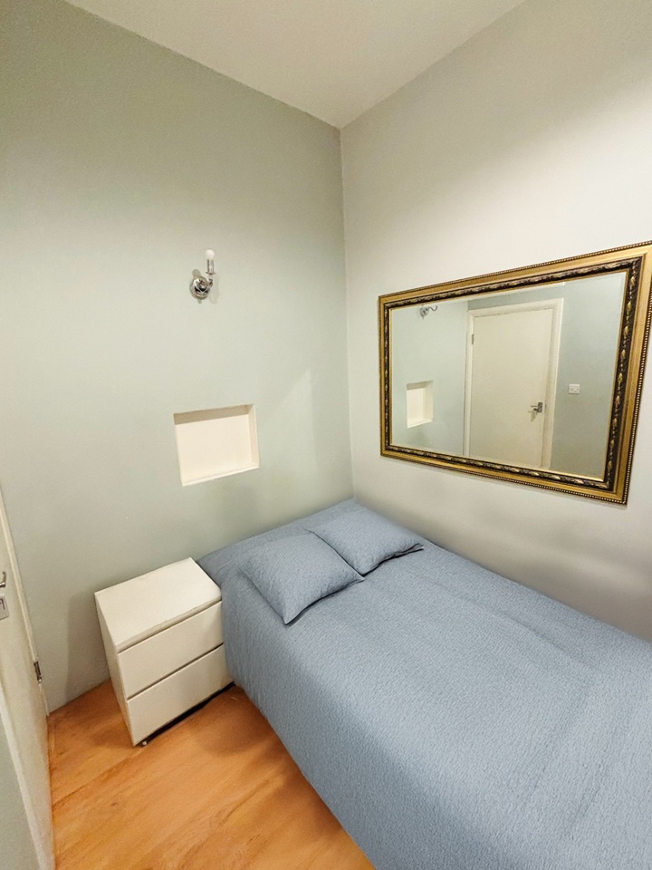 Room in a Shared Flat, Stunning Double Room In Oxford Stree, W1W, N1 7GU