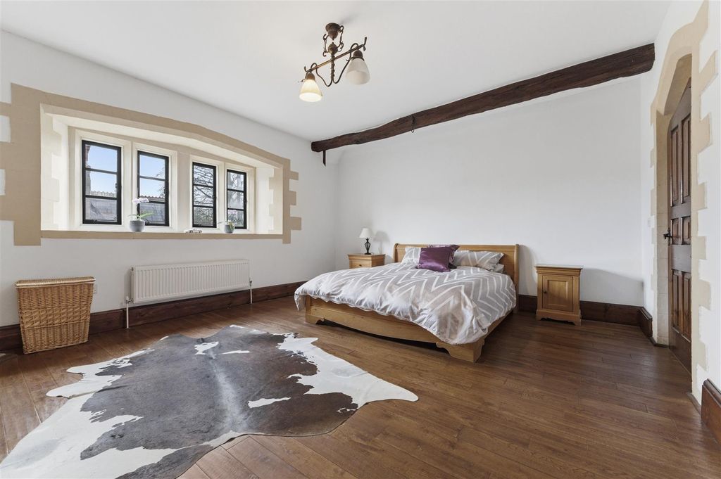 Additional image 9 of 3 bed flat for saleThe Old Grammar School, Church Street, Cowbridge CF71